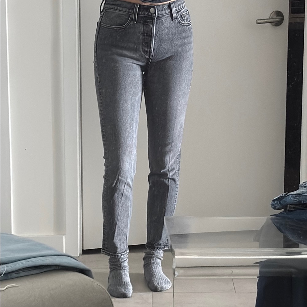 Classic Gray Levi’s wedgie Jeans